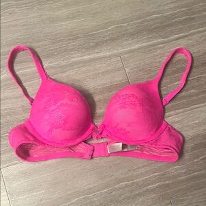 Victoria’s Secret Pink Lace Underwire Push-up Bra